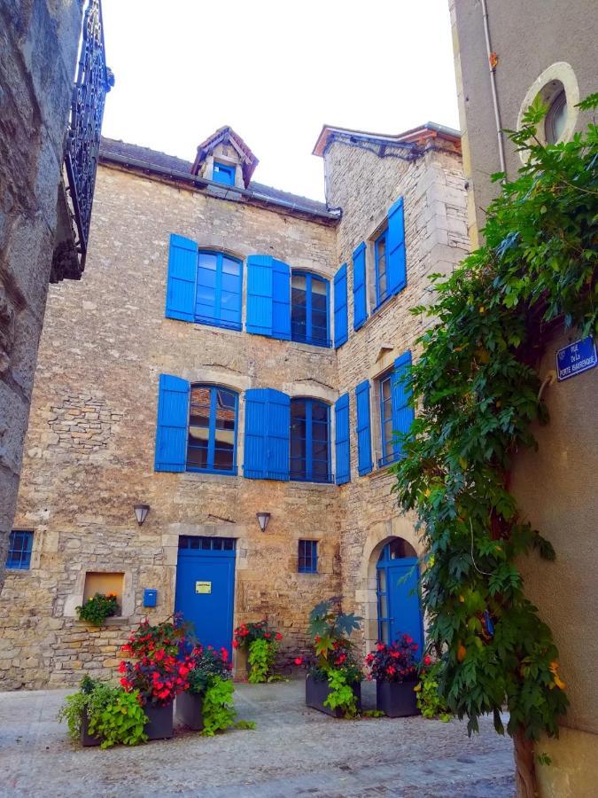 Gite La Maison Des Pelerins Villeneuve-dʼAveyron Exterior foto