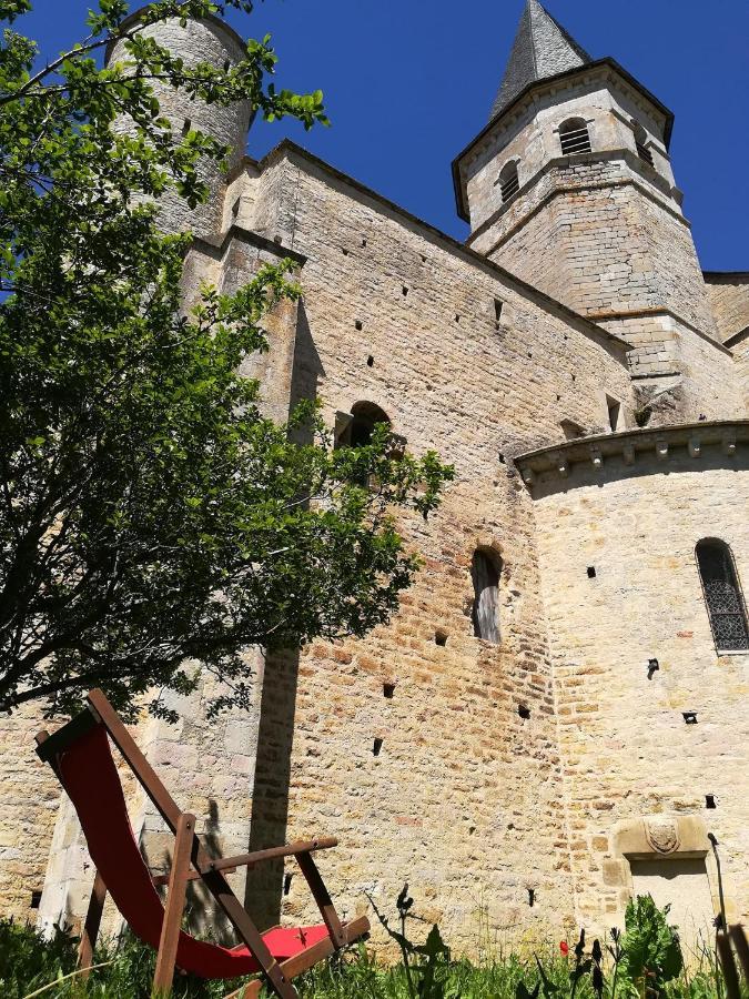 Gite La Maison Des Pelerins Villeneuve-dʼAveyron Exterior foto